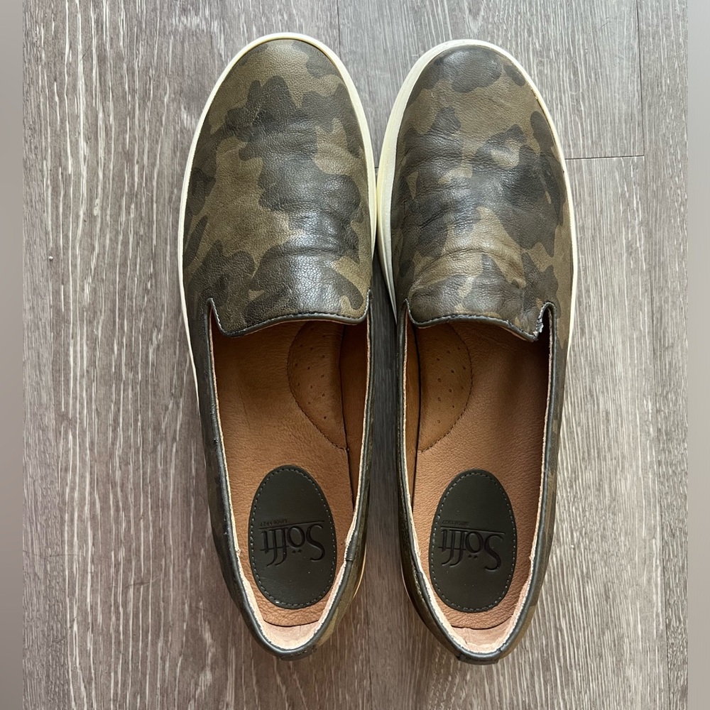 Sofft brand slip on camo shoes